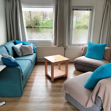 Apartment At The East Side, Close To Center *