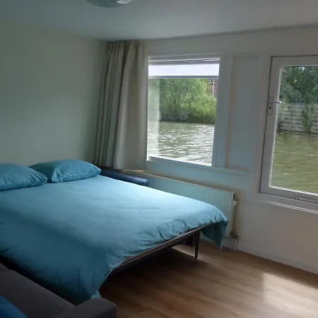 Apartment At The East Side, Close To Center